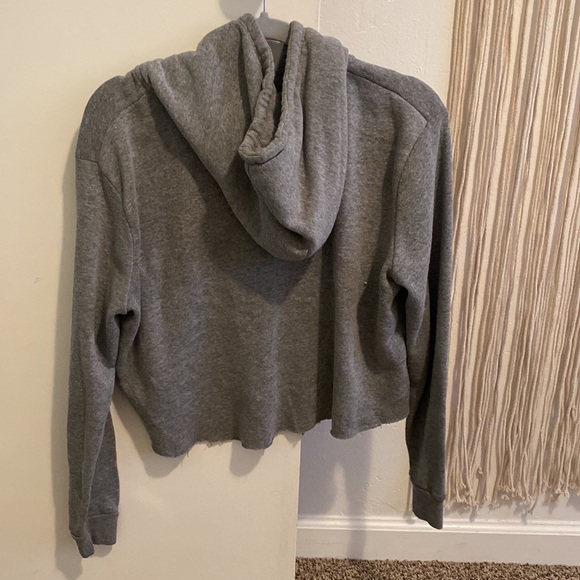 Brandy Melville cropped sweatshirt - Picture 2 of 2